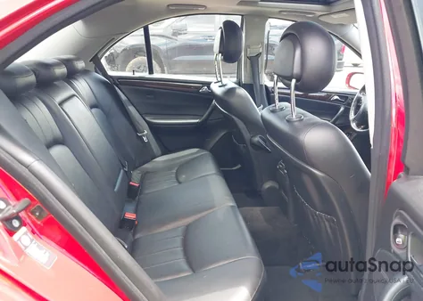 2005 Mercedes-Benz C 240 Luxury 4Matic из США, поврежденный, VIN WDBRF81J45F697008